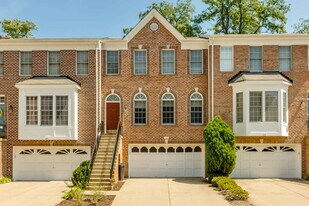 122 Shepherdson Ln NE in Vienna, VA - Building Photo