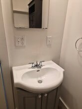 53 Cherry St, Unit 53c in Glens Falls, NY - Foto de edificio - Building Photo