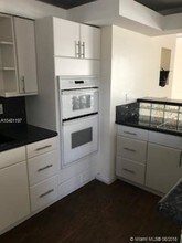 121 Golden Isles Dr-Unit -307 in Hallandale Beach, FL - Building Photo - Building Photo