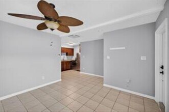 1037 N Victoria Park Rd, Unit 2 in Fort Lauderdale, FL - Building Photo - Building Photo