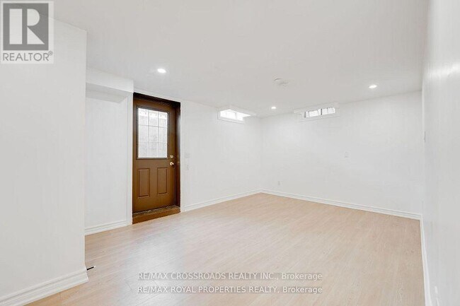 221 Island Rd in Toronto, ON - Building Photo - Building Photo