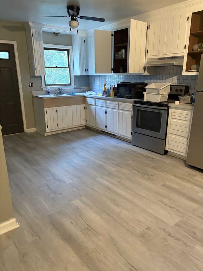 property at 415 S Virginia St