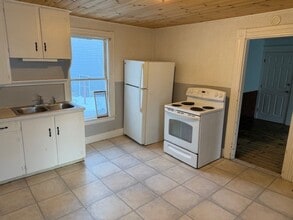 27 Myrtle St, Unit 1 in Orono, ME - Building Photo - Building Photo