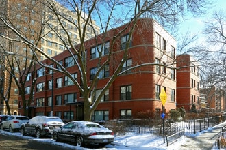 7425 N Sheridan Rd in Chicago, IL - Foto de edificio - Building Photo