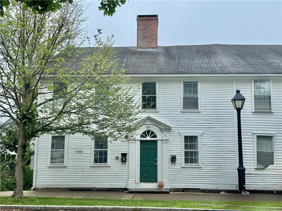 79 Pascoag Main St-Unit -2E in North Kingstown, RI - Building Photo