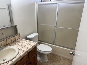 916 W Graaf Ave in Ridgecrest, CA - Building Photo - Building Photo