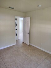 908 Mccray Ct in Fort Pierce, FL - Building Photo - Building Photo