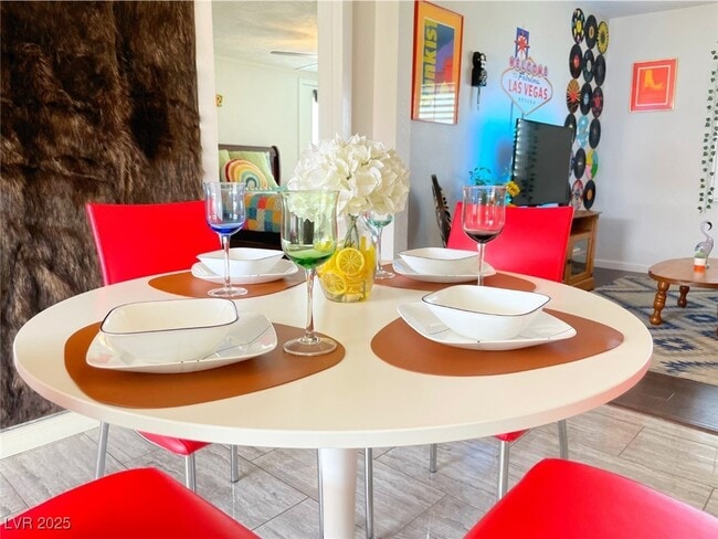 1932 Hassett Ave in Las Vegas, NV - Building Photo - Building Photo