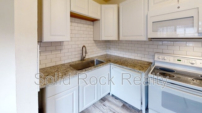 property at 1411 S Corona Ave