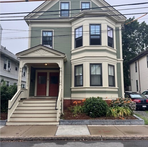 property at 8 Franklin St