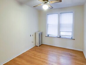 435 W Surf St, Unit 1B in Chicago, IL - Building Photo - Building Photo
