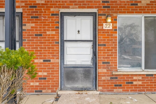 property at 4535 Cadieux Rd
