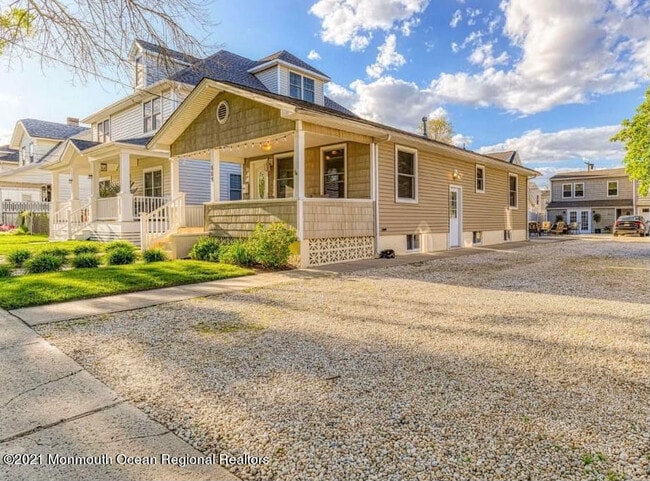 property at 606 Brinley Ave