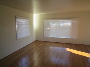 161 Nieto Ave in Long Beach, CA - Building Photo - Building Photo