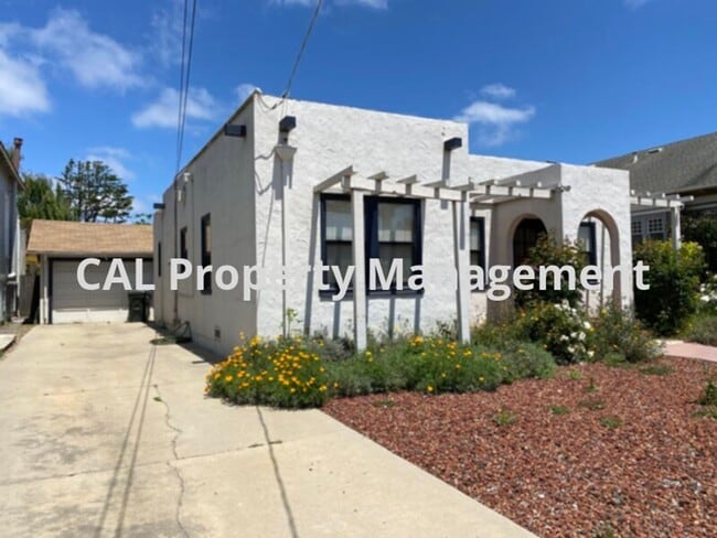 33 Harvest St in Salinas, CA - Building Photo - Building Photo