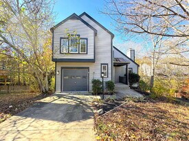 12214 Dapple Gray Ct in Woodbridge, VA - Building Photo