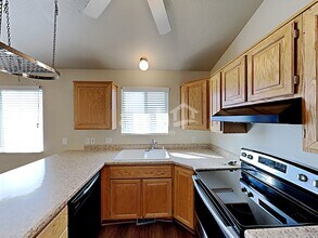 126 S 1600 W in West Point, UT - Foto de edificio - Building Photo