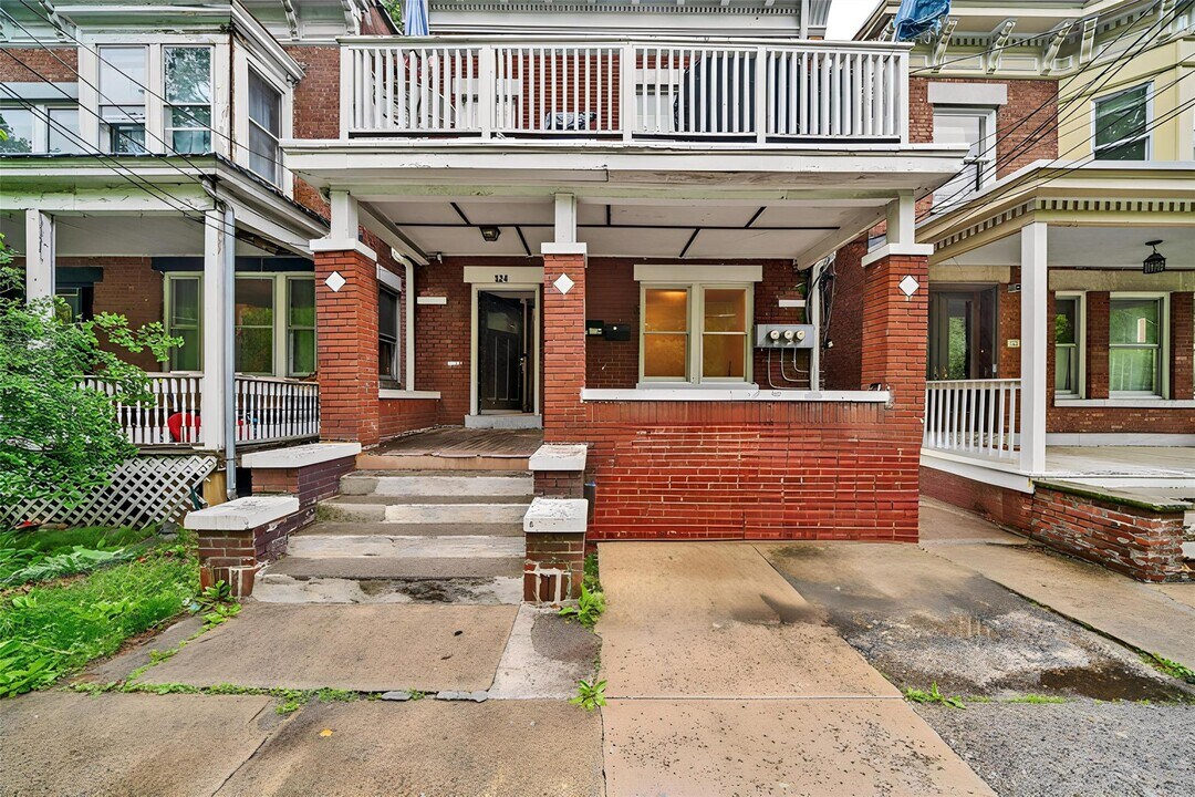 124 Dubois St in Newburgh, NY - Building Photo