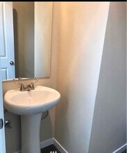 1903 Ahlers Ave in Centralia, WA - Foto de edificio - Building Photo