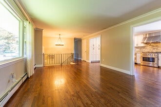 73 Paschal Dr in Milford, CT - Building Photo - Building Photo