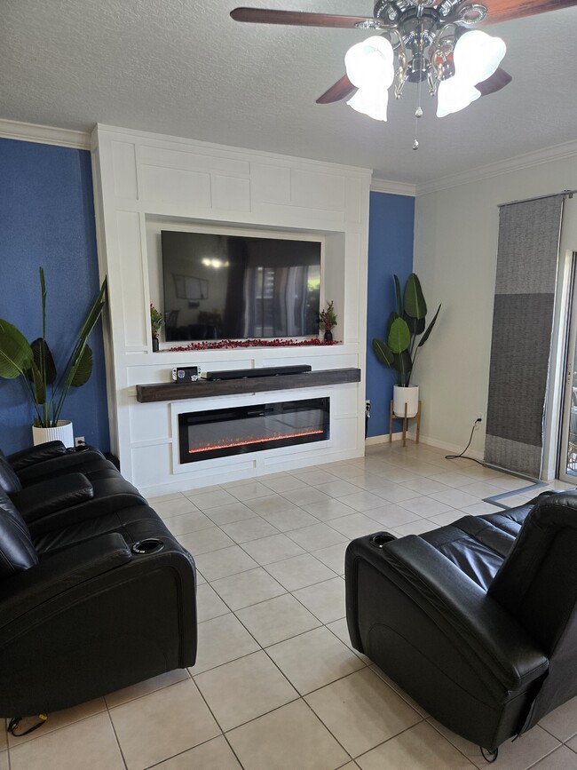 property at 3572 Valleyview Dr