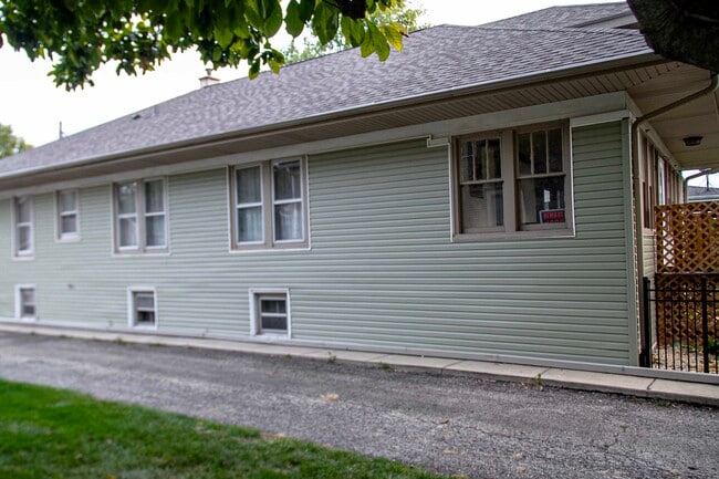 510 N Raynor Ave in Joliet, IL - Building Photo - Building Photo