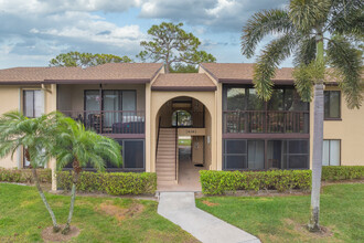 Pine Ridge North II in Greenacres, FL - Foto de edificio - Building Photo