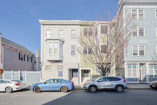 375 Dorchester St, Unit 3 in Boston, MA - Building Photo