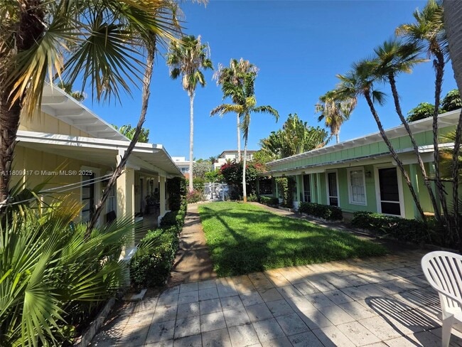 809 NE 17th Ave in Fort Lauderdale, FL - Building Photo - Building Photo