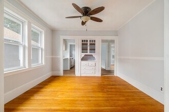 36 Thingvalla Ave, Unit 36 in Cambridge, MA - Foto de edificio - Building Photo