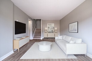 Chicopee Towns in Kitchener, ON - Building Photo