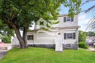 1605 Mobile Ave in Turtle Creek, PA - Building Photo