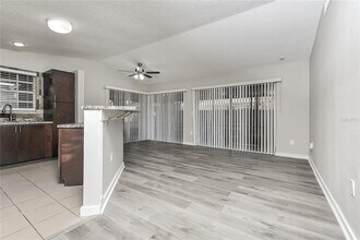 7606 Willow Park Dr in Tampa, FL - Building Photo - Building Photo