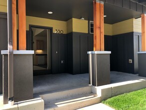 330 Ellie Ln in Eugene, OR - Building Photo - Building Photo