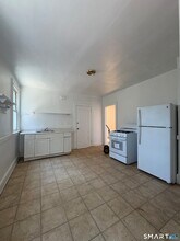 786 Elm St in New Haven, CT - Building Photo - Building Photo