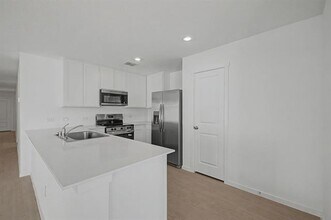 965 Prestonwood Ln in Keene, TX - Building Photo - Building Photo