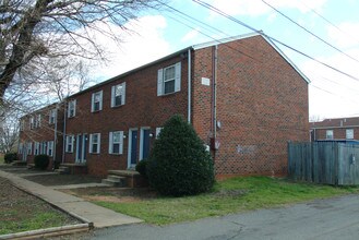 Colorado Manor Apartments in Richmond, VA - Foto de edificio - Building Photo