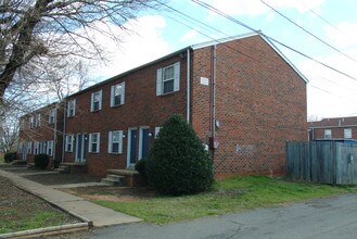 Colorado Manor Apartments in Richmond, VA - Building Photo - Building Photo