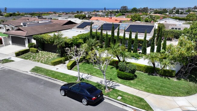 property at 4621 Wayne Rd