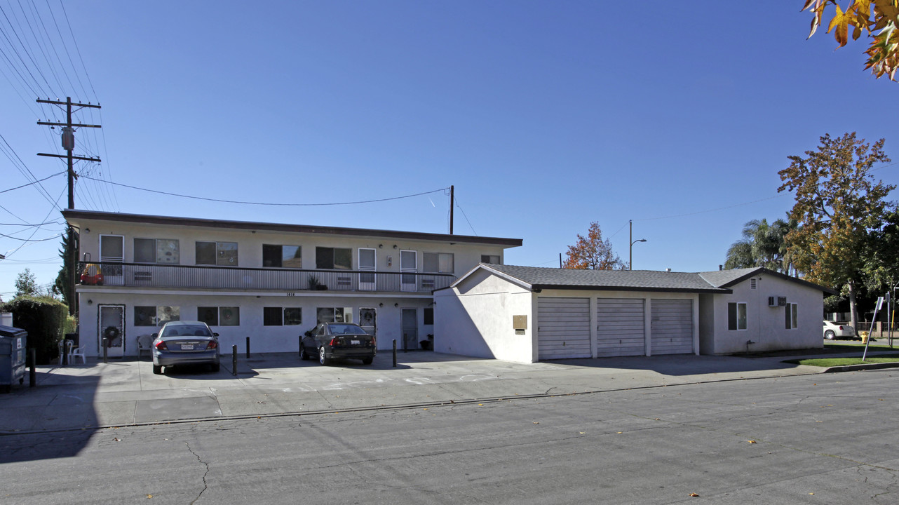 1414 2nd St in San Fernando, CA - Building Photo