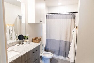 280 E Lorene St in Rexburg, ID - Foto de edificio - Building Photo