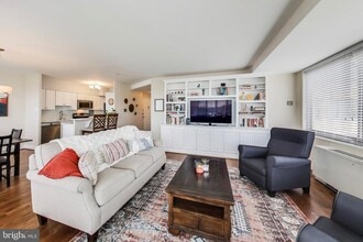 4740 Connecticut Ave NW in Washington, DC - Building Photo - Building Photo