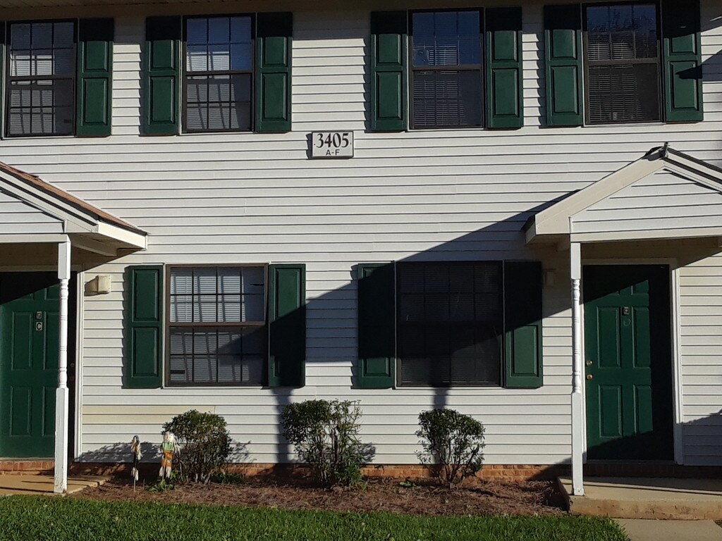 Carolina Woods Apartments in Greensboro, NC