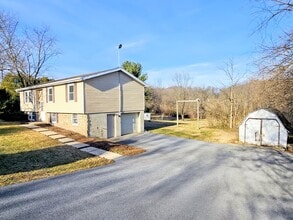 123 Nettie Dr in Myerstown, PA - Foto de edificio - Building Photo