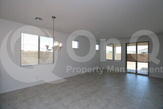 8805 W Windsor Blvd in Glendale, AZ - Building Photo - Building Photo