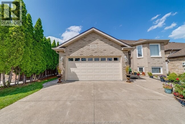property at 1078 Imperial Crescent