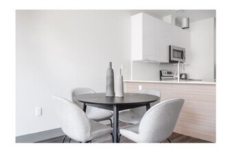 42 Lowden Ave in Somerville, MA - Building Photo - Building Photo