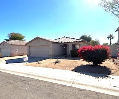 16067 W Woodlands Ave in Goodyear, AZ - Building Photo