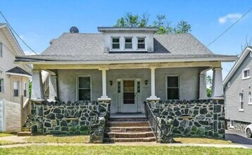 5503 Windsor Mill Rd in Woodlawn, MD - Building Photo - Building Photo