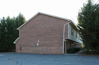 Frost Garden Townhomes in Mount Holly, NC - Building Photo - Building Photo